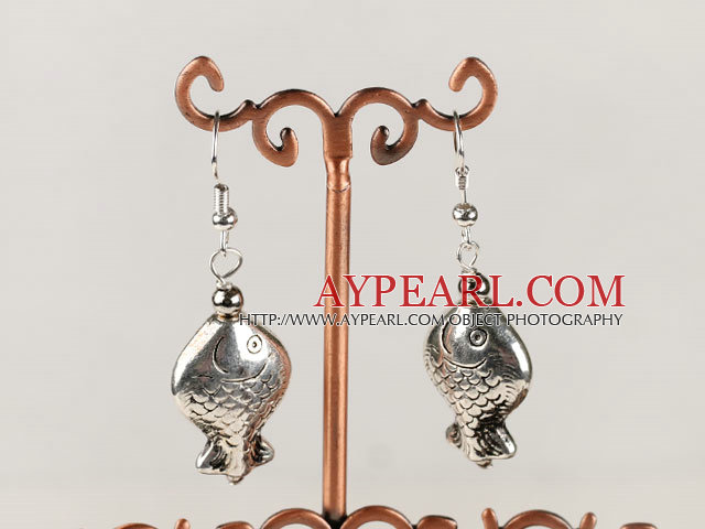 Lovely 10*20Mm Metal Fish Charm Dangle Earrings With Fish Hook