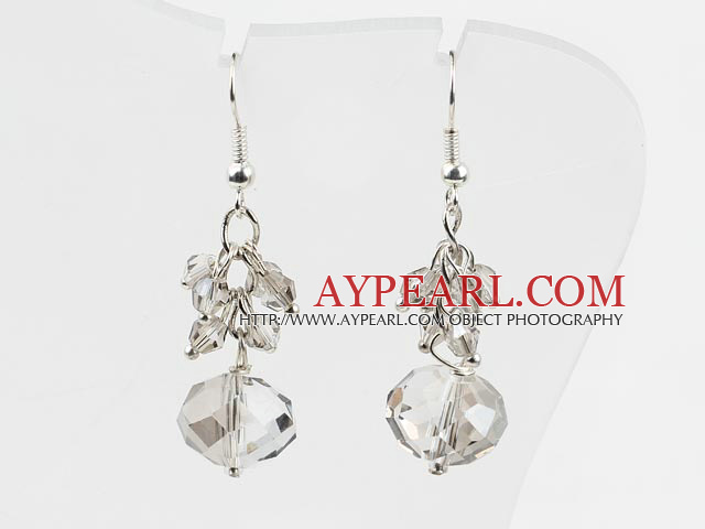 belle boucles d'oreilles cristal de couleur grise