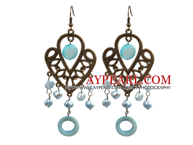 Vintage Style de forme de lustre lumière Blue Pearl Shell Pendants d'oreilles Avec Coeur Bronze Accessoire