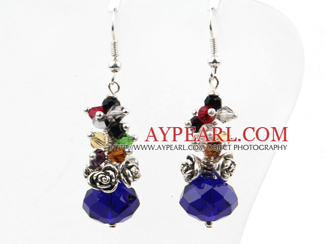 Assortiment multicolore et boucles d'oreilles de couleur bleu foncé synthétiques de cristal