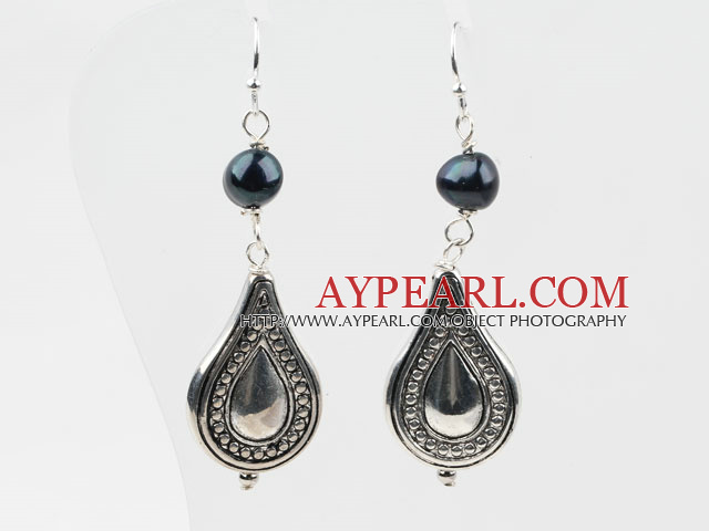 Simple, style boucles d'oreilles noires perles d'eau douce avec accessoires en métal