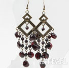 Vintage Boucles d'oreilles style long conception Garnet assorties