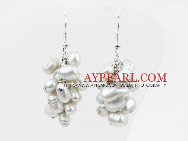 Cluster de style teints en blanc gris Boucles d'oreilles de couleur perle d'eau douce