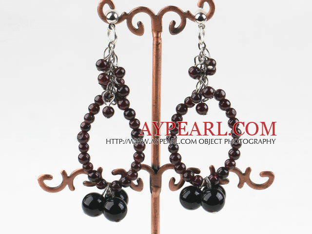 Nouveau design de style grenat grand et noir boucles d'oreilles perle