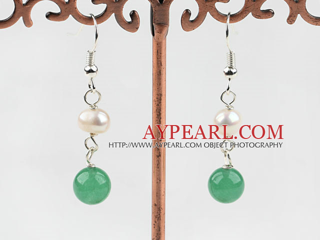 Lovely Style White Freshwater Pearl and Aventurine Earrings