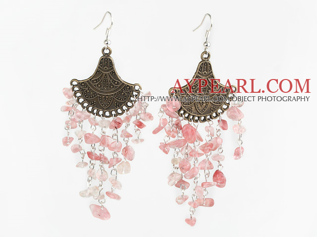 Vintage Long Chain Loop Style Cherry Quartz Chipped Dangle Earrings With Fan Shape Bronze Charm 