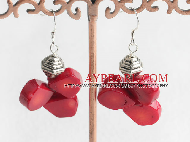 boucles d'oreilles de style grappes de corail