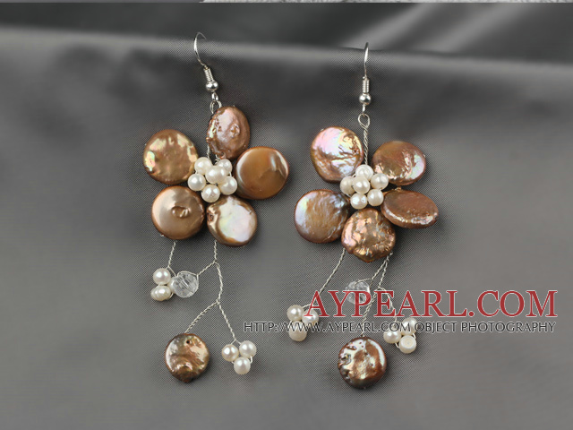 Brown Coin Pearl og White Ferskvann Pearl Flower øredobber