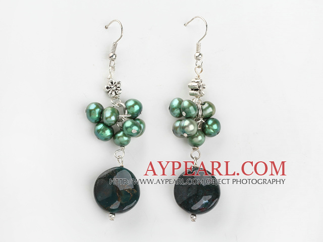 緑の真珠とインドの瑪瑙のイヤリング