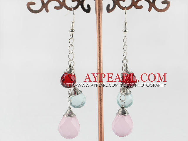 belle boucles d'oreilles pendantes forme du cristal