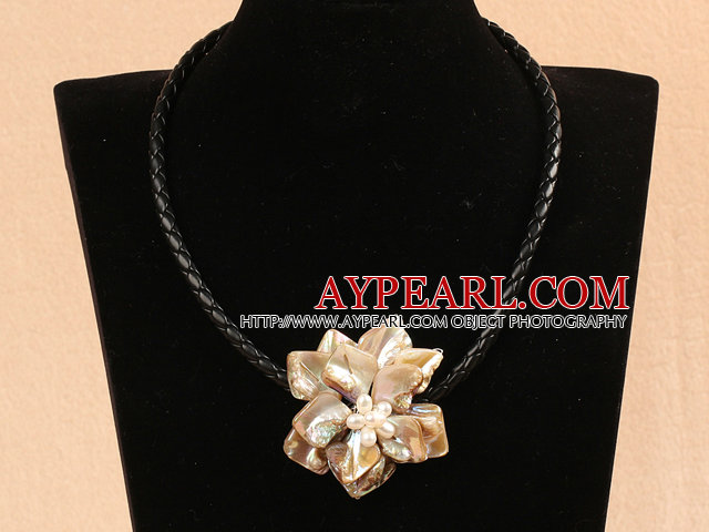 17.7 inches ivory color shell flower pearl necklace with magnetic clasp