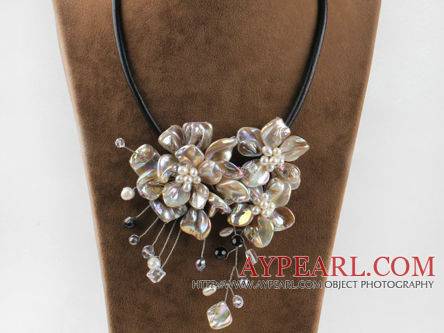 磁気クラスプ付き17.7インチアイボリーシェル花真珠のネックレス