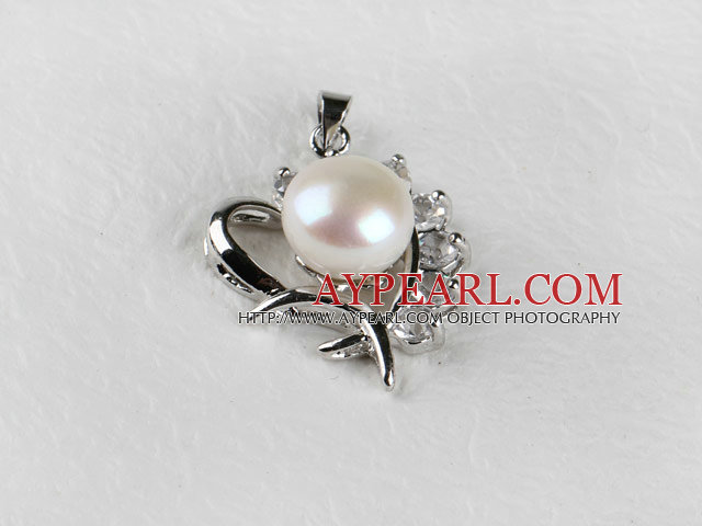 beautiful white fresh water pearl heart pendant with rhinestone( no chains)