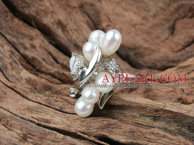 Classic Design Natural White Freshwater Pearl Ring med Rhinestone (Free Size)