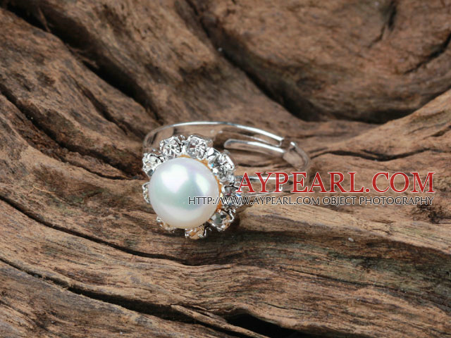Classic Design Natural White Freshwater Pearl Adjustable Ring with Rhinestone