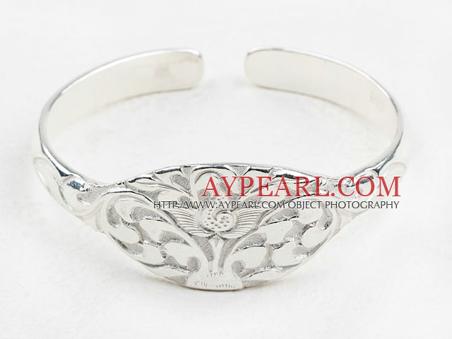 Mote Stil Sterling Silver Bangle (Med mønster av Lotus)