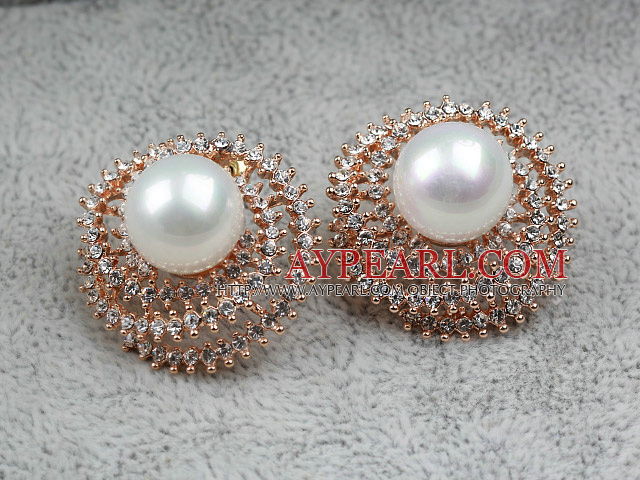 Immitation Round Pearl med Hat Shape Rhinestone Gold Plated Hypoallergenic Studs øredobber