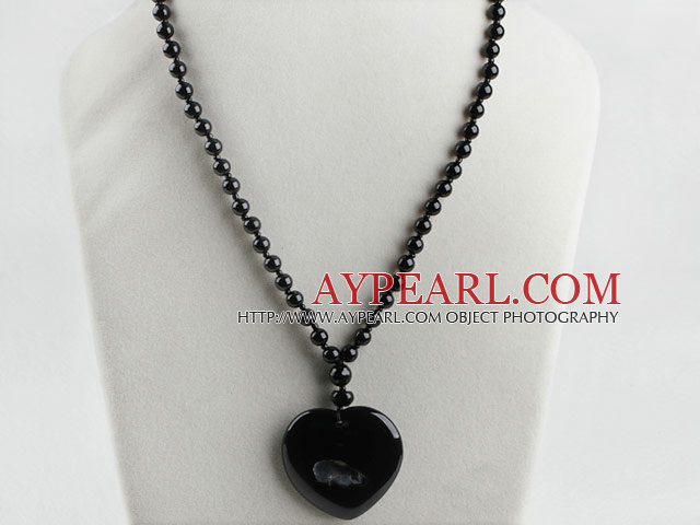 black agate beads necklace with heart shape pendant