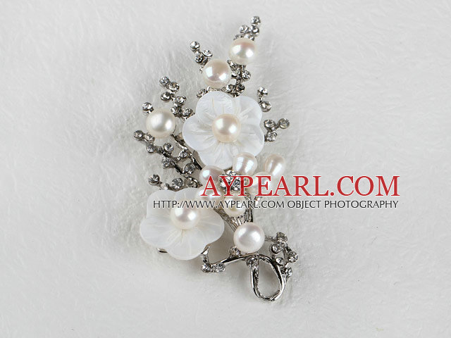 sparkly white pearl flower brooch with rhinestone