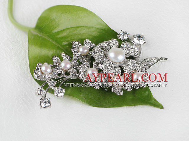 gorgeous white pearl  brooch with rhinestone