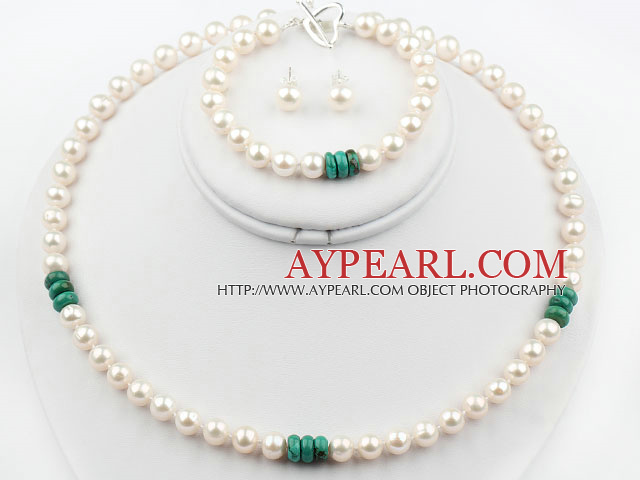 Hvit Freshwater Pearl and Natural Turkis Set (kjede armbånd og matchet Studs)