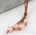 Enkel stil Natural Pink Freshwater Pearl Halsband med brunt tråd