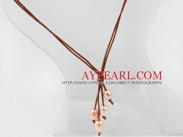 Enkel stil Natural Pink Freshwater Pearl Halsband med brunt tråd