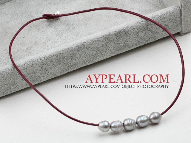 Simple Design Gray FW Pearl Necklace with Brown Leather