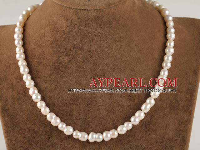 charmante 16,5 pouces 8 * 13mm forme d'arachide naturel de couleur collier de perles blanches