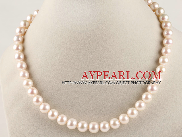 Favorit 16.5inches 9-10mm natürliche weiße runde Perlenkette