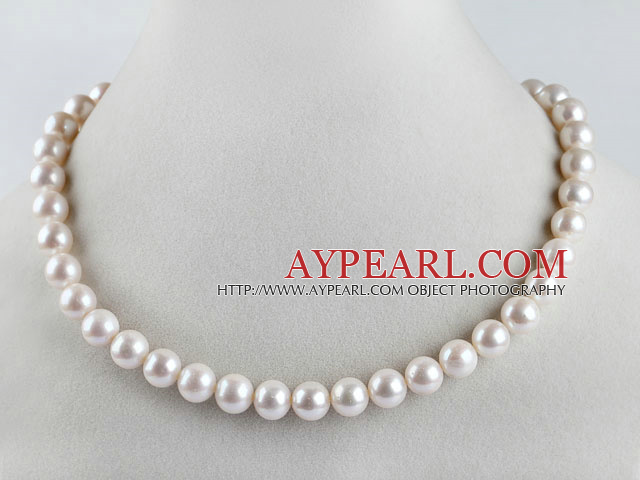 exquisite  15.7 inches 9-10mm natural milk color  pearl necklace