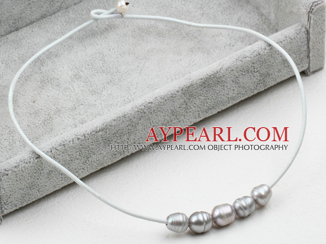 Simple Design Gray FW Pearl Necklace with White Leather