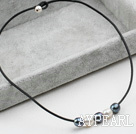 Enkel Design Vit och svart FW Pearl Halsband med svart läder