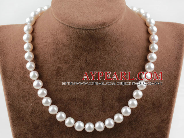 Natural White 9-10mm A Grade Freshwater Pearl Beaded halskjede