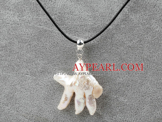 Classique main Design Forme renaissance pendentif collier de perles