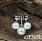 Klassisk Design Vit Freshwater Pearl Pendant Halsband med svart läder