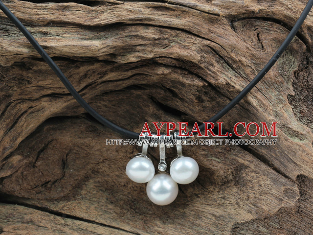 Klassisk Design Vit Freshwater Pearl Pendant Halsband med svart läder