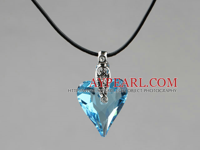 Enkel stil 27mm Sky Blue österrikiska Crystal Heart hängande halsband