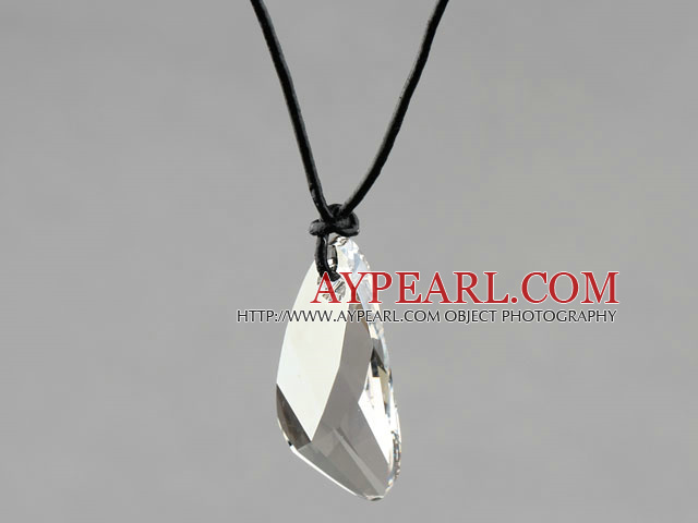 Simple Style de 39mm Couleur Gris Lean forme de goutte autrichienne collier pendentif en cristal