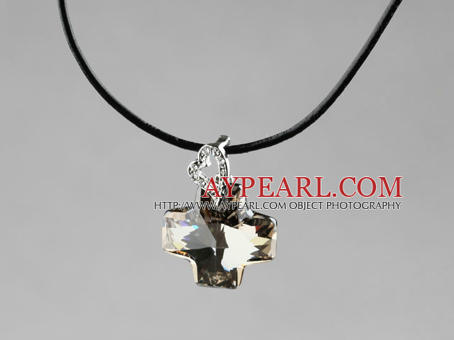 Simple Style de 18mm Couleur Smoky autrichienne collier pendentif en cristal de la Croix