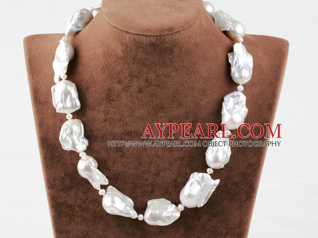 Enkelt Strand Big White Nuclear Pearl Necklace