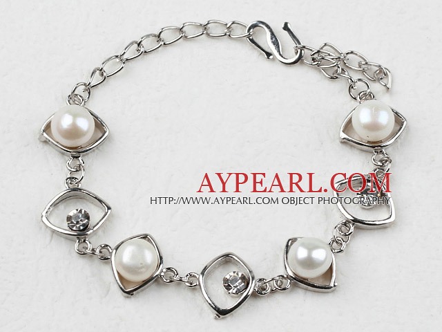 Fashion Style White Freshwater Pearl Horse Eye Shape Metal Bracelet with Adjustable Chain