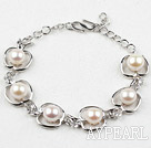 Fashion Style White Freshwater Pearl with Apple Shape Metal Bracelet with Adjustable Chain