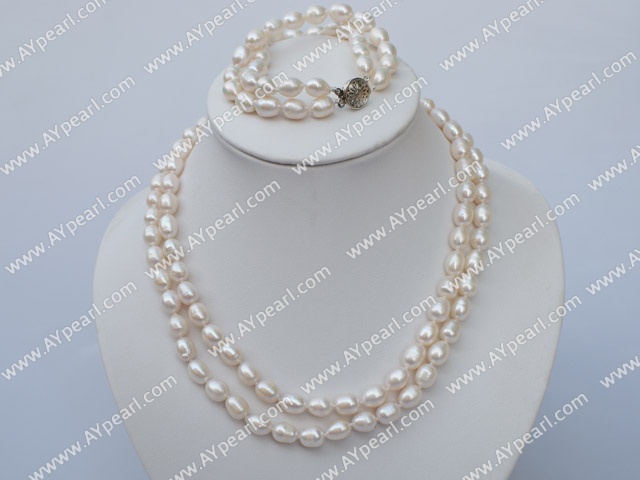 double strand white pearl necklace and bracelet set 