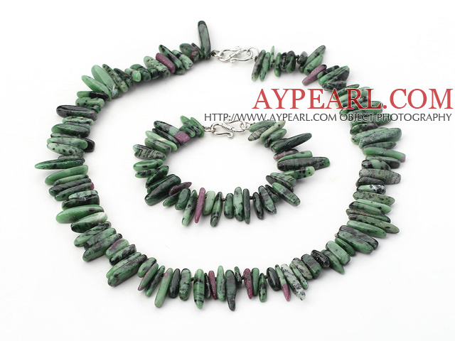 Red And Green Long Teeth Gemstone Necklace Bracelet Set