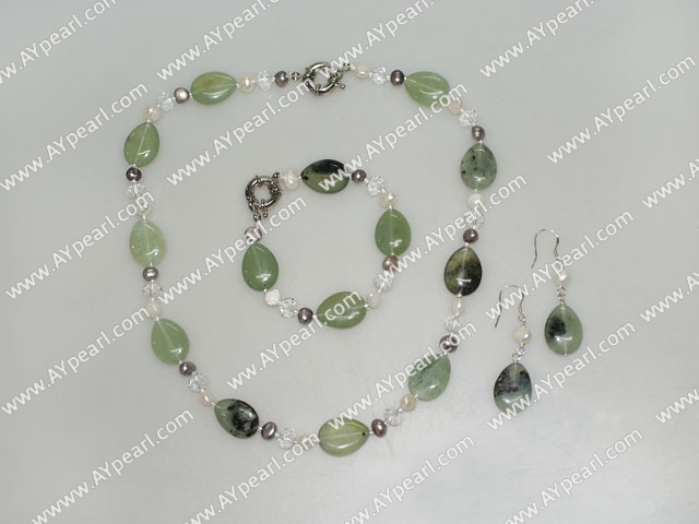 Perle Kristall und Serpentin Jade Halskette Armband Ohrringe Set