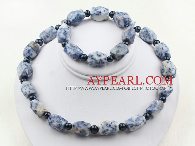 Svart Freshwater Pearl og aniseed Blå Spot Stone Set (kjede og matchet armbånd)