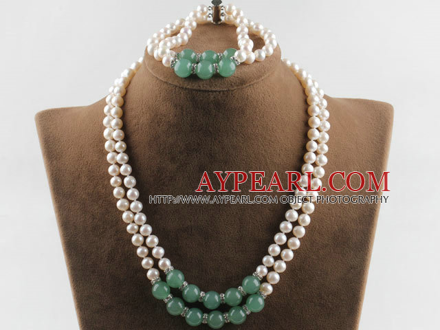二重鎖白い真珠とアベンチュリンのネックレスのブレスレットは、スライドロッククラスプを使用して設定