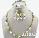 Perles d'eau douce de cristal et vert Shell Set (Bracelet Collier et boucles d'oreilles assortis)