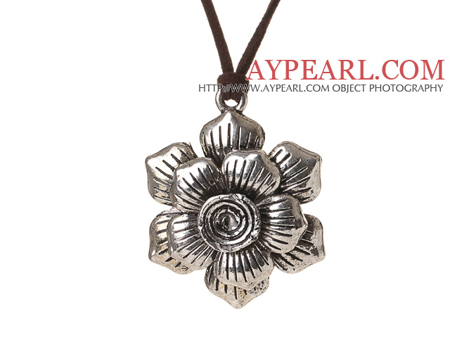 New Arrival Simple Style Tibet Silver Flower Pendant Necklace with Brown Soft Leather